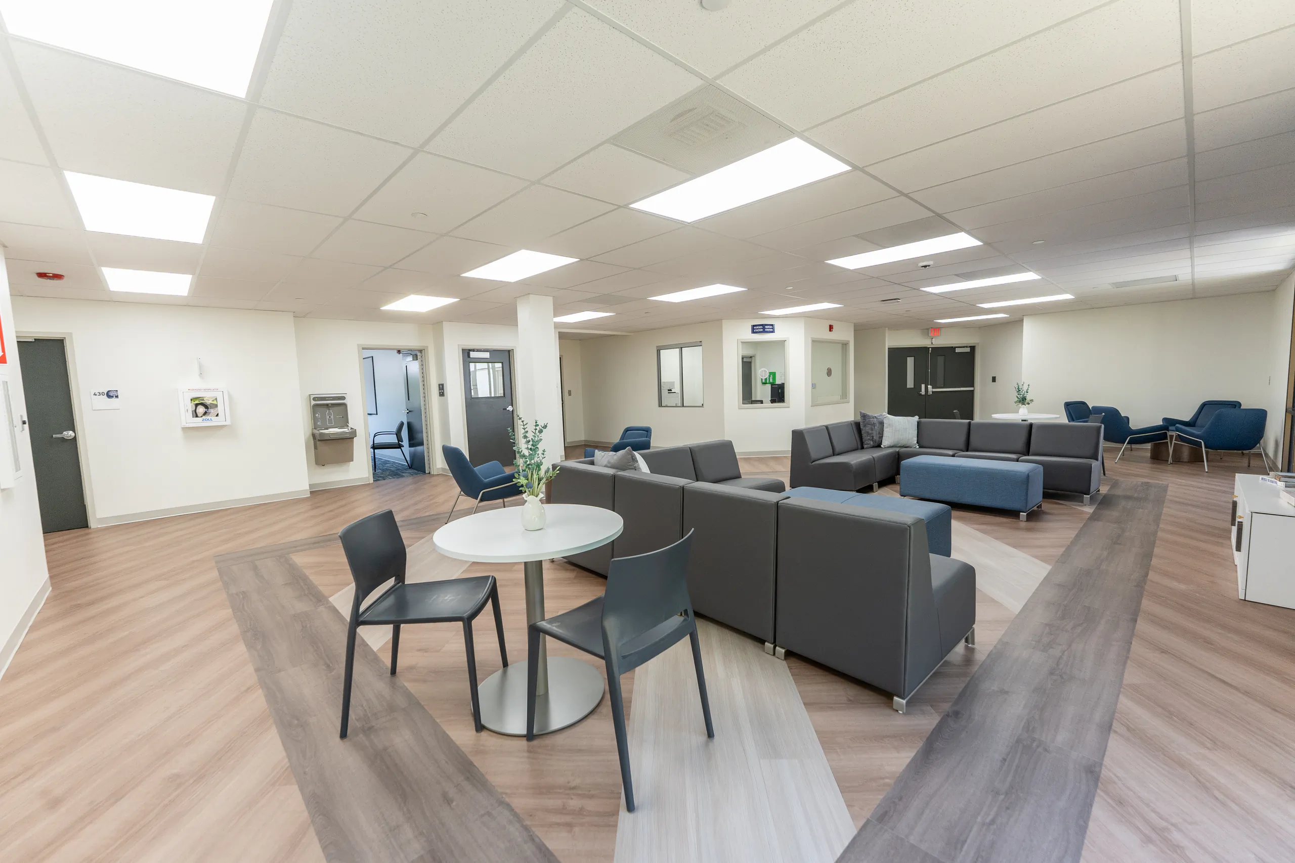 The-Recovery-Village-South-Atlanta-Drug-Alcohol-and-Mental-Health-Rehab-Seating-and-Relaxation-Area-on-Detox-Wing